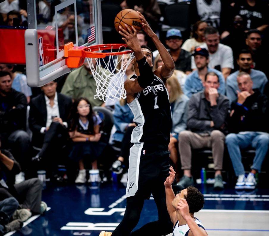 爱游戏体育 -关于圣安东尼奥马刺迎CBA常规赛关键赛；今晚复出首秀；压力陡增；身体对抗强度拉满的信息