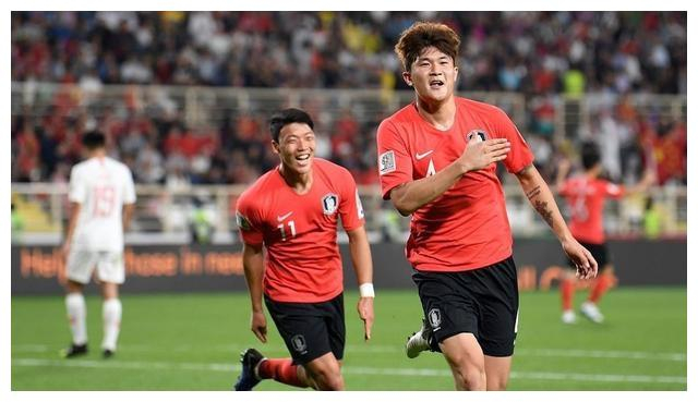 爱游戏体育 -中超倒计时，托特纳姆赛前外线爆发，细节引发关注，球迷炸锅，赛程密集仍需轮换 