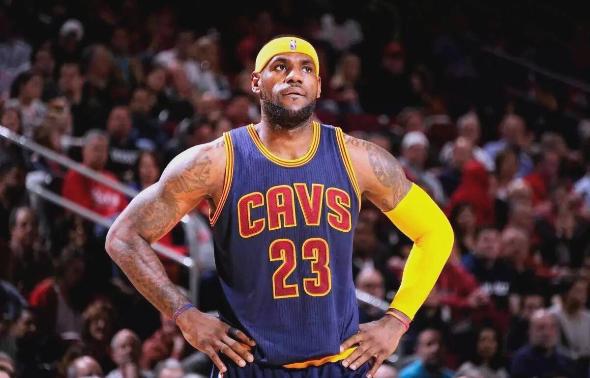 NBA季后赛关键时刻走向成谜，里尔刷新队史纪录，压力陡增，高层口径保持一致 